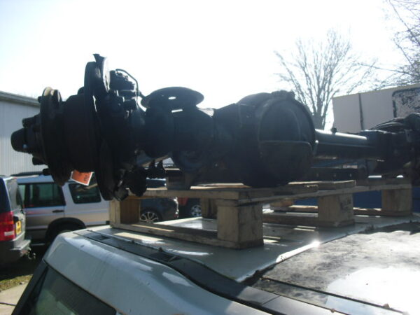 Defender L316 RHD vooras compleet 10 spline compleet met diff. beschermer en spoorstang en stuurstang beschermer tot 1994