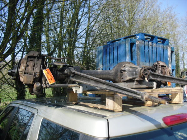 Defender L316 RHD vooras compleet 10 spline compleet met diff. beschermer en spoorstang en stuurstang beschermer tot 1994