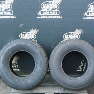 Band met velg type boost 1 stuk met general grabber tr 235x85x16" band en velg zijn nieuw