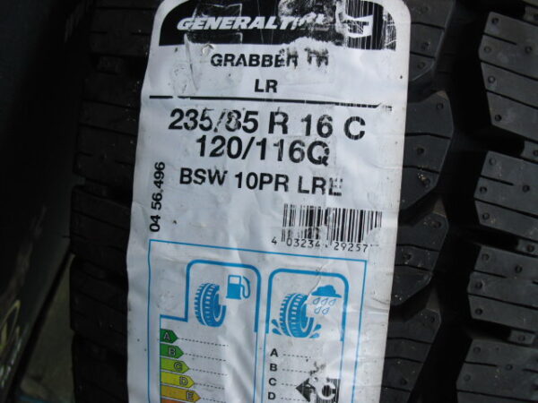 Band met velg type boost 1 stuk met general grabber tr 235x85x16" band en velg zijn nieuw