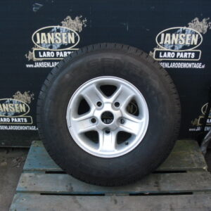 Band met velg type boost 1 stuk met general grabber tr 235x85x16" band en velg zijn nieuw