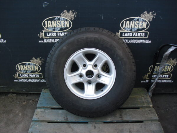 Band met velg type boost 1 stuk met general grabber tr 235x85x16" band en velg zijn nieuw