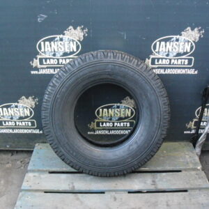 Band met velg type boost 1 stuk met general grabber tr 235x85x16" band en velg zijn nieuw