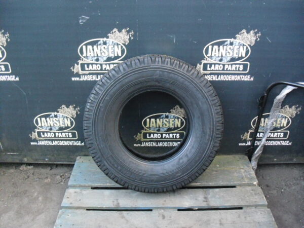 Band met velg type boost 1 stuk met general grabber tr 235x85x16" band en velg zijn nieuw