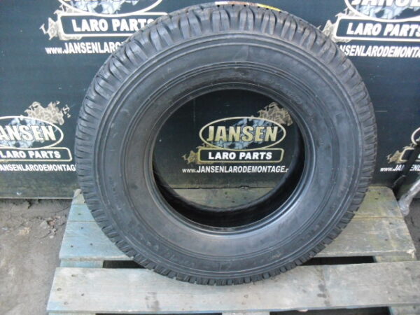 Band met velg type boost 1 stuk met general grabber tr 235x85x16" band en velg zijn nieuw
