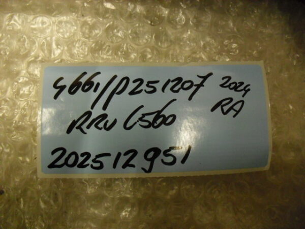 Range Rover Velar L560 achterlicht balk achterklep