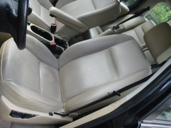 freelander 2 L359 Td4 2.2 diesel automaat kleur zwart uit 2008