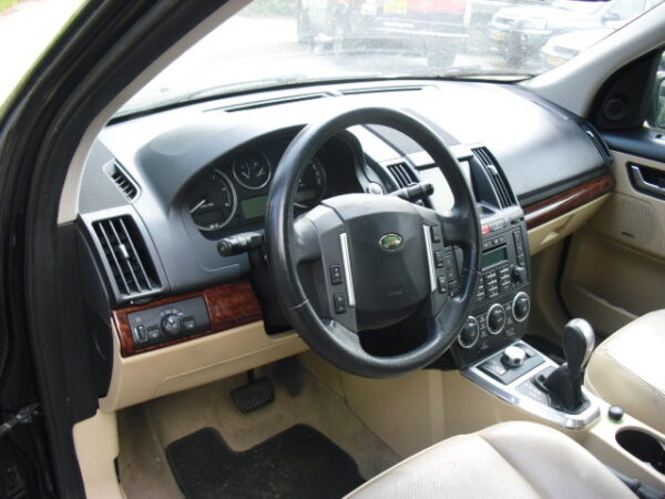 freelander 2 L359 Td4 2.2 diesel automaat kleur zwart uit 2008