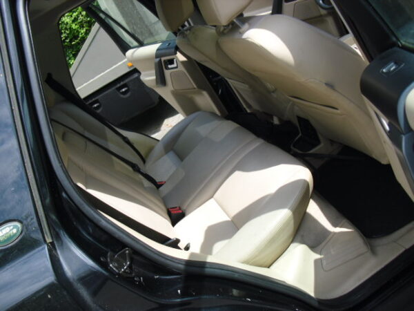 freelander 2 L359 Td4 2.2 diesel automaat kleur zwart uit 2008