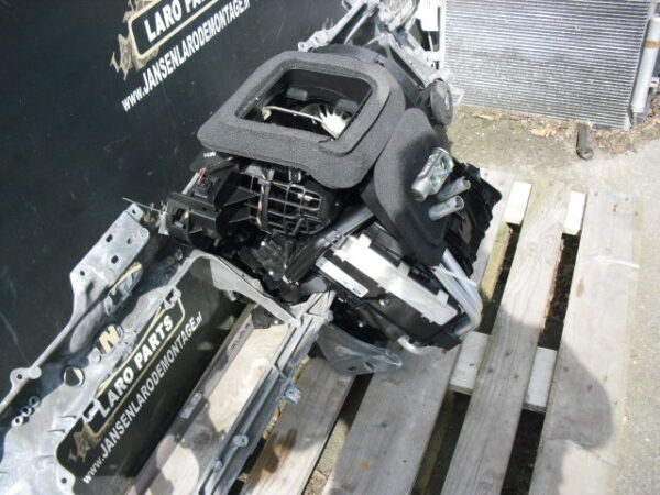 Range Rover Evoque L538 dashbord LHD kleur Ebony Black materiaal PVC wordt kaal geleverd