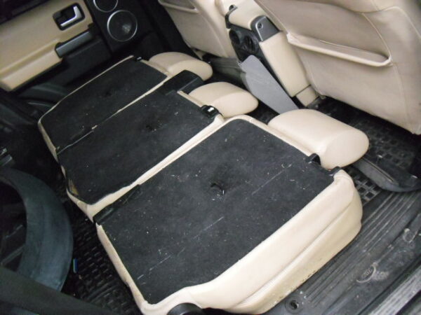 discovery 3 4.4 V8 automaat 7 persoons kleur blauw met beige leer bouwjaar 2005