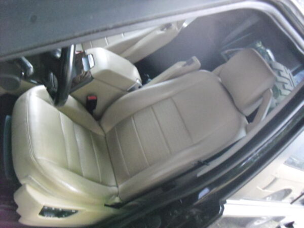 discovery 3 L319 2.7 TDV6 Automaat zwart bouwjaar 2007 Grijskenteken, beige leer
