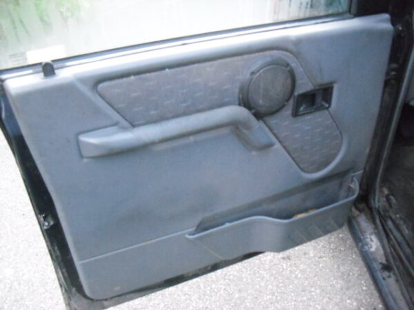 discovery 3 2.7 TDV6 HSE automaat uit 2007 Kleur zwart Jave Black (697) met zwart leer (Taurus) 7 persoon met snorkel