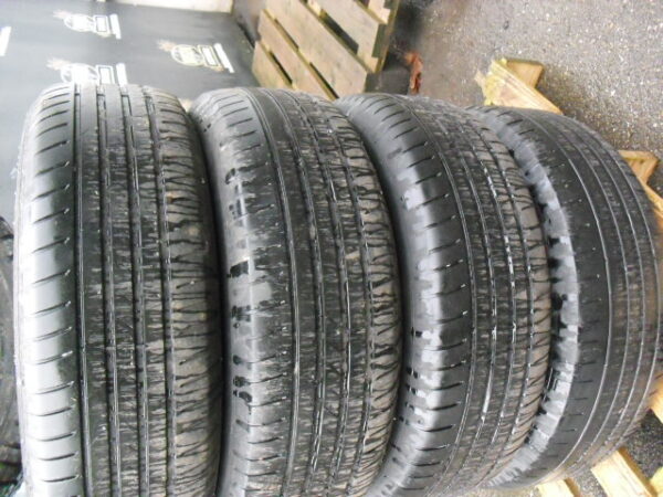 freelander 1 L314 velgen set 16" 5 stuks type freedom 5 spaaks model tot 2000 met Vredestein ultrac banden 215x65x16" reserve is micheline xpc let op zonder wielhartjes.