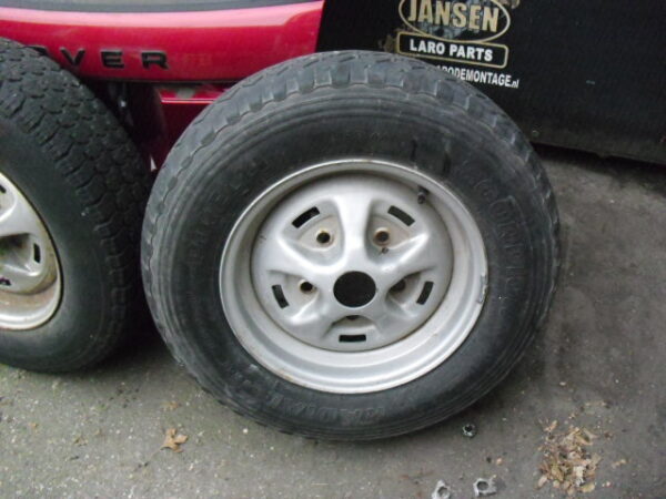 Range Rover Classic / Defender L316 Rostyle stalen velg geklonken 6.0jx16" gebruikt centergat 70 mm