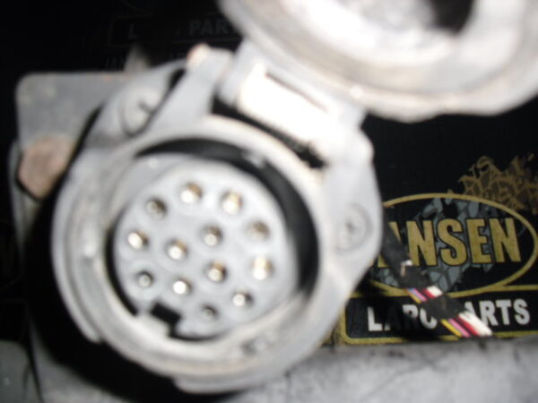 range rover L322 trekhaak frame 50 mm vierkant gat met kabelboom 13 polig en ECU en bevestigings bouten 2006 t/m 2012