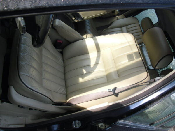 range rover P38 4.6 HSE V8 automaat beige leer uit 1999 lak code 602 Oxford Blue metalic