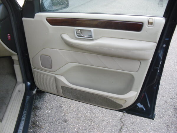 range rover P38 4.6 HSE V8 automaat beige leer uit 1999 lak code 602 Oxford Blue metalic