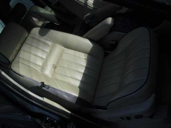 range rover P38 4.6 HSE V8 automaat beige leer uit 1999 lak code 602 Oxford Blue metalic