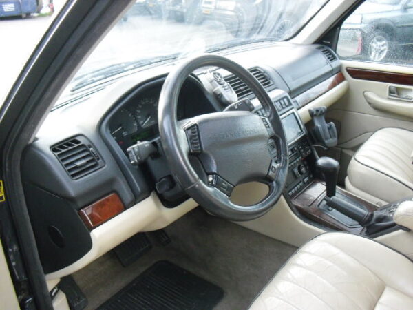 range rover P38 4.6 HSE V8 automaat beige leer uit 1999 lak code 602 Oxford Blue metalic