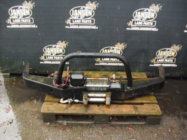 defender L663 WARN lier met lierbumper en a bar en bumper deel