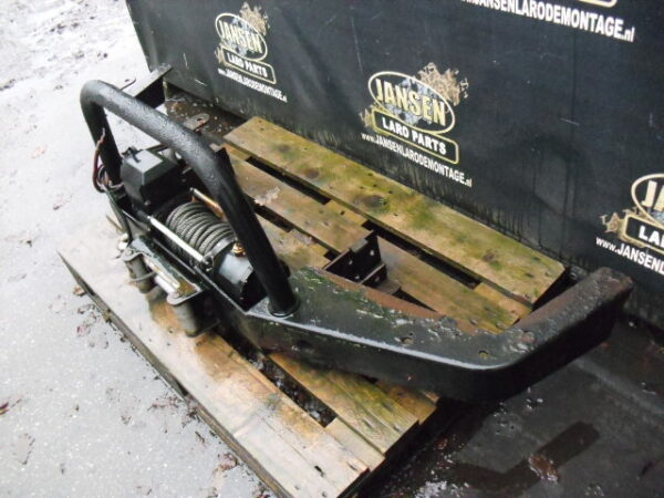 defender L663 WARN lier met lierbumper en a bar en bumper deel