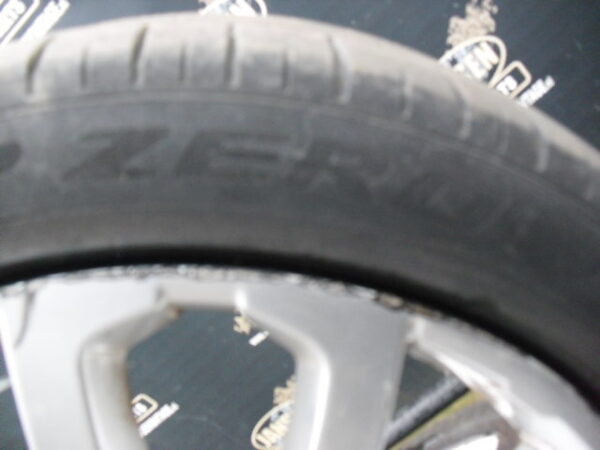 Discovery Sport L550 / Range Rover Evoque L538 + L551 en freelander 2 L359 set banden met velgen Silver Sparkle 20"x 8J banden 245x45x20" pirelli P Zero