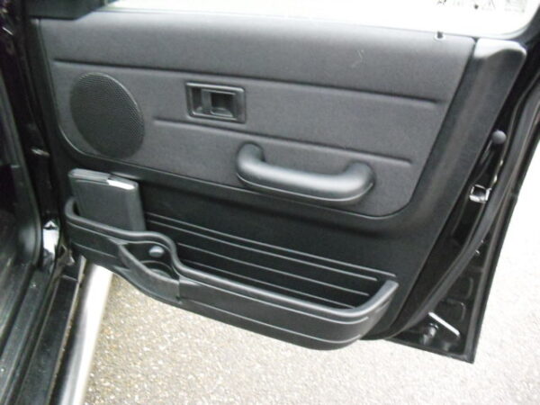 freelander 1 L314 1800cc handgeschakeld met zwarte leren stoelen met Alcantara , stationwagon kleur zwart Java Black ( 697 ) bouwjaar 2003