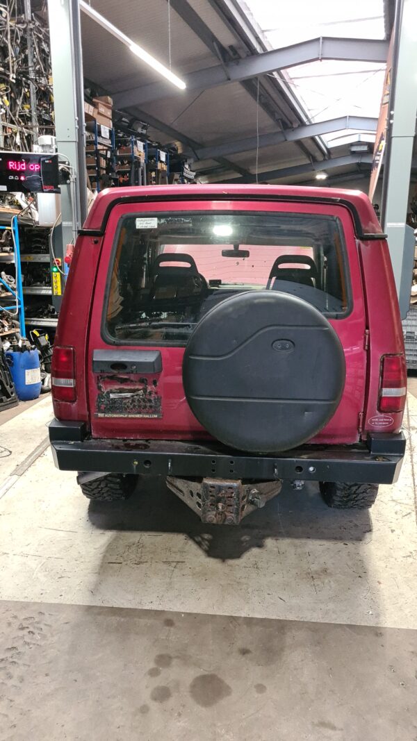 discovery 1 2 deurs 3.5 V8 Handgeschakeld kleur rood met zware achterbumper en lierbumper staal