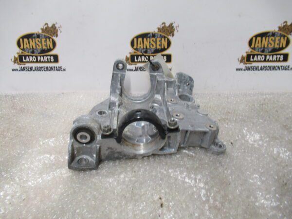 Range Rover Evoque/Discovery Sport steun tussenbak aandrijfas 2.0L diesel LR072042 LR105296
