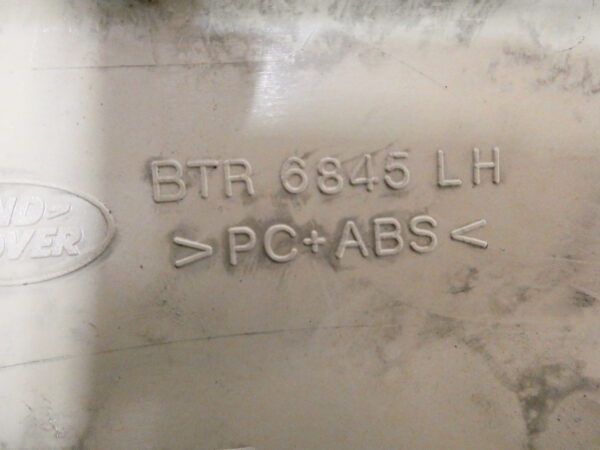 Range Rover P38 sierlijst links beige (light stone beige) BTR6841SMK BTR6845