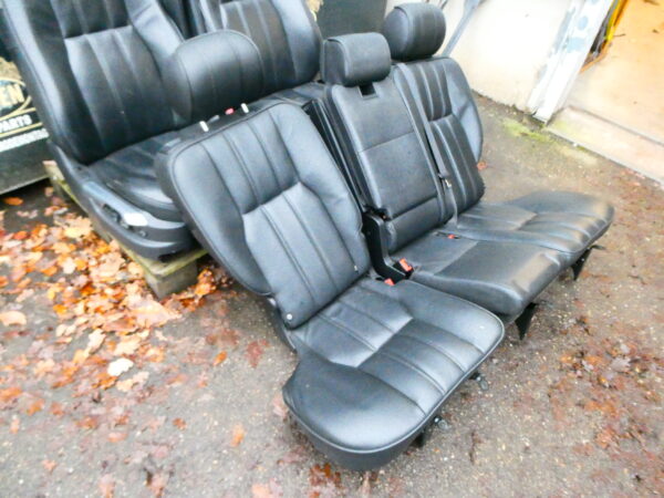 Range Rover L322 set stoelen voor+achter zwart leer met displayscherm in hoofdsteunen