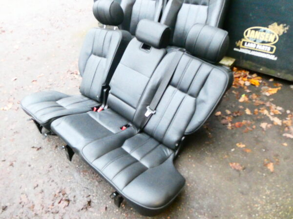 Range Rover L322 set stoelen voor+achter zwart leer met displayscherm in hoofdsteunen