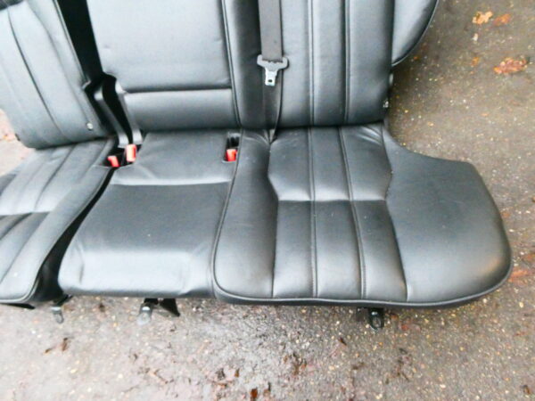 Range Rover L322 set stoelen voor+achter zwart leer met displayscherm in hoofdsteunen