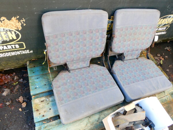 Discovery 1 set 6e/7e stoel compleet met frames en gordels grijs stof