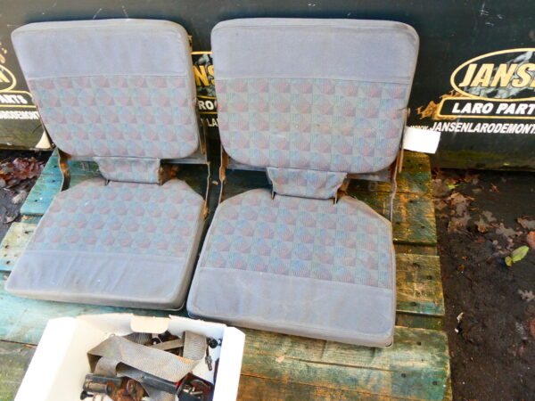 Discovery 1 set 6e/7e stoel compleet met frames en gordels grijs stof