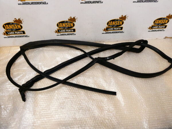 Range Rover L460 portier rubber op deur links achter portier